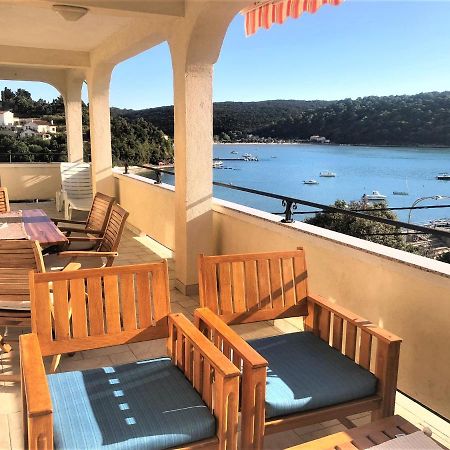 Apartments Trlika Kampor Екстериор снимка