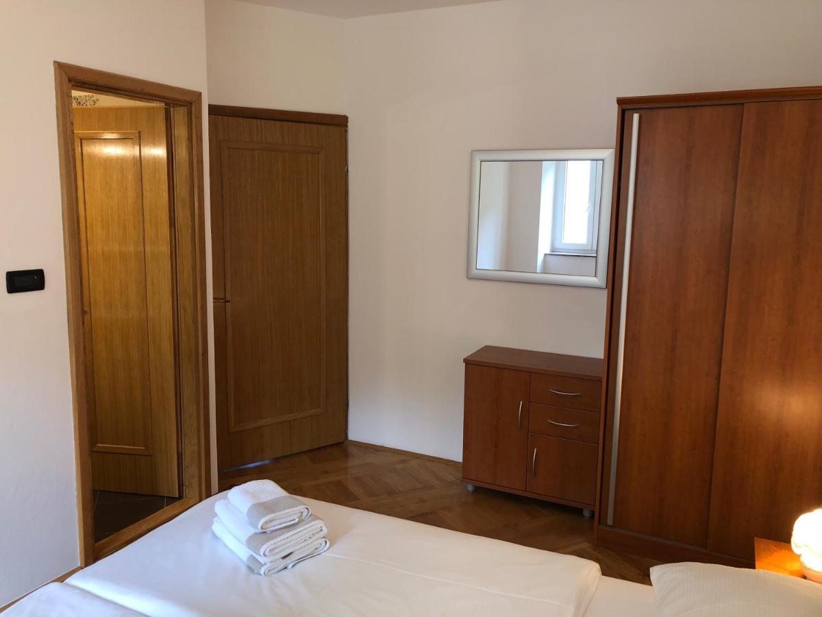 Apartments Trlika Kampor Екстериор снимка