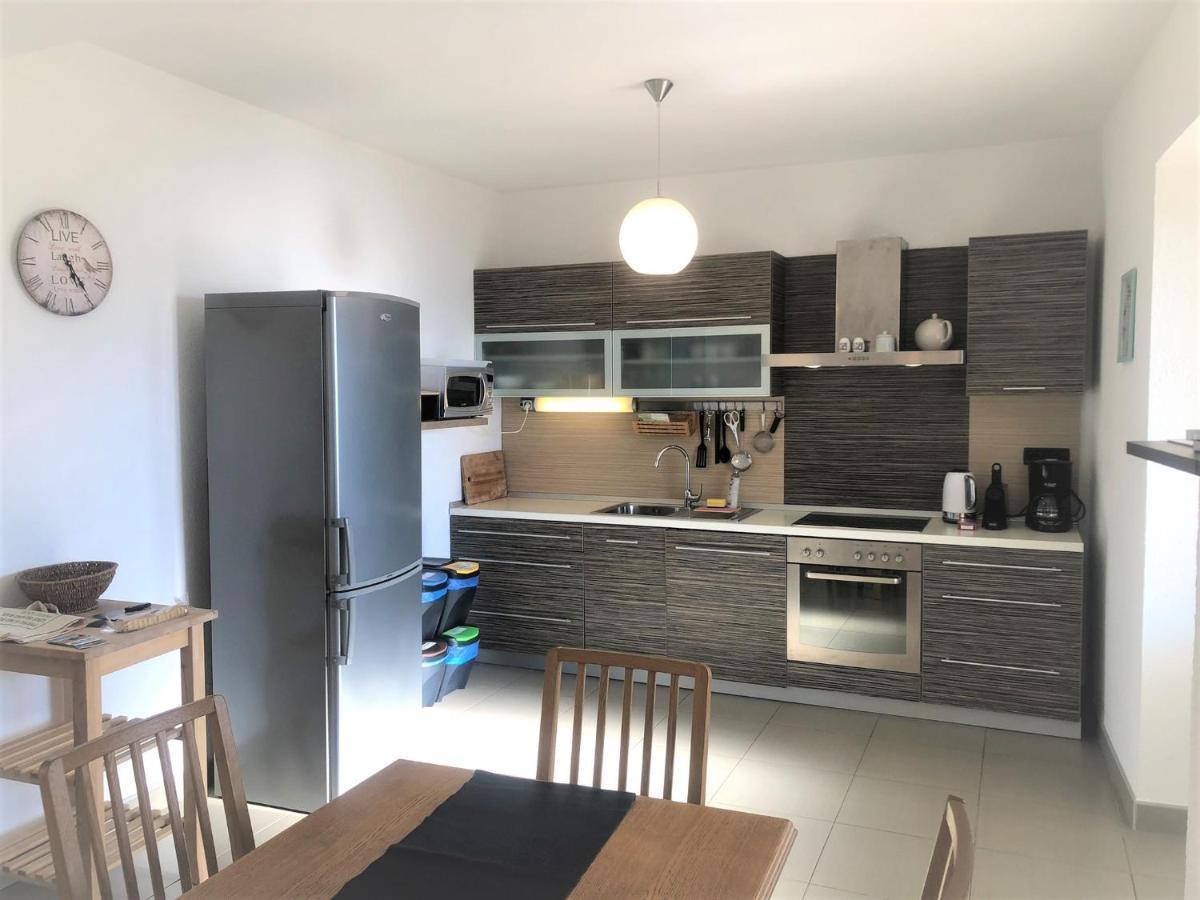 Apartments Trlika Kampor Екстериор снимка