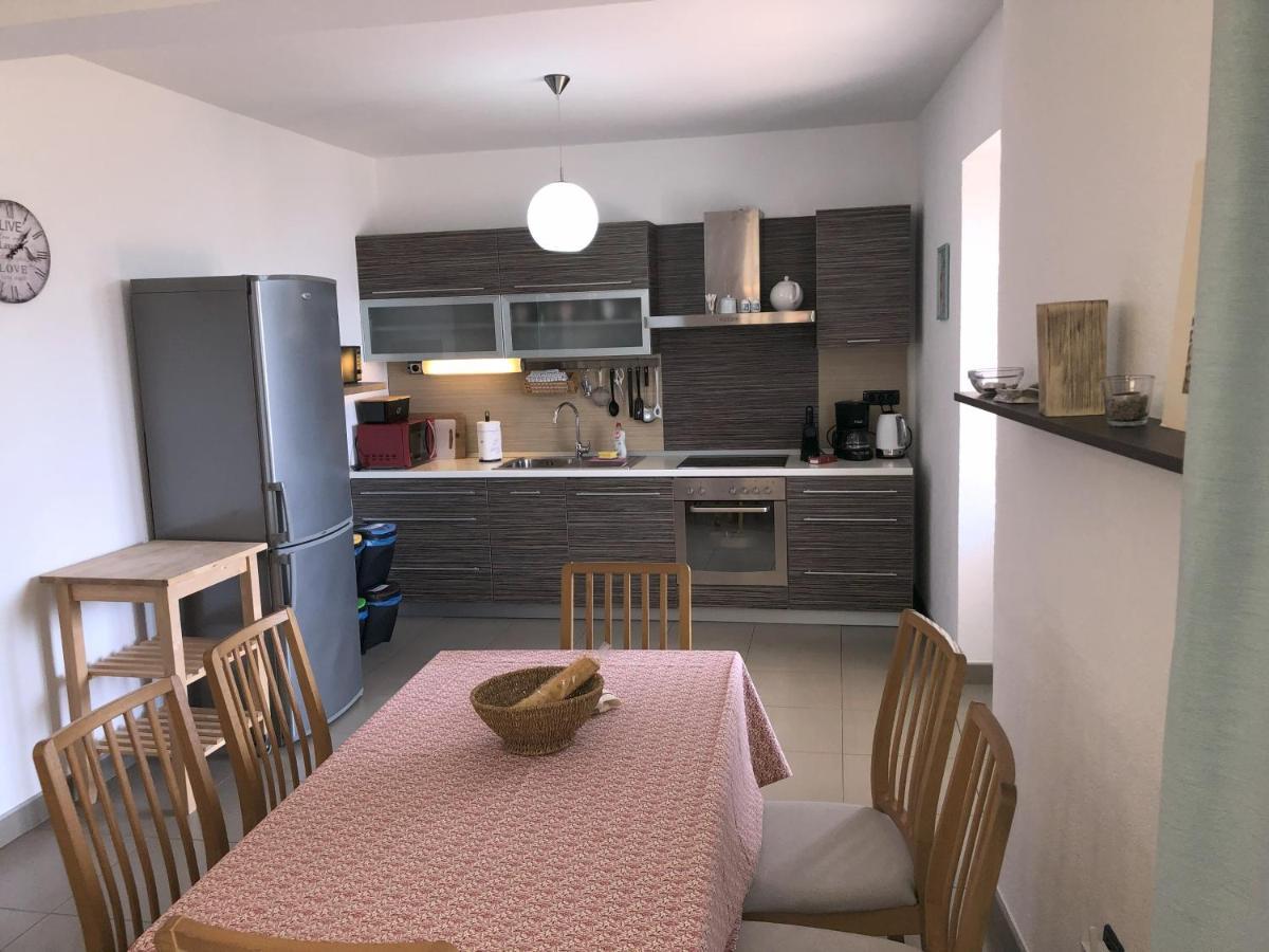 Apartments Trlika Kampor Екстериор снимка