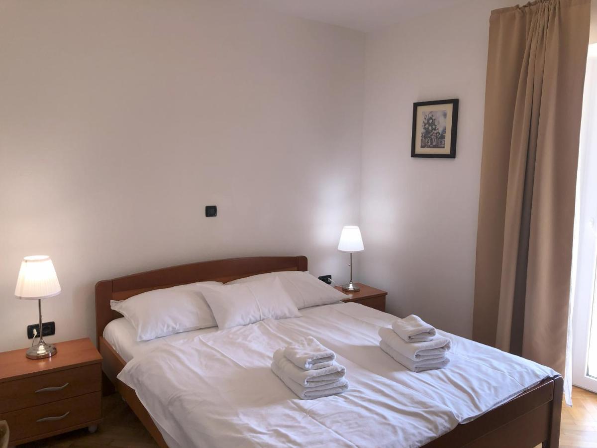 Apartments Trlika Kampor Екстериор снимка