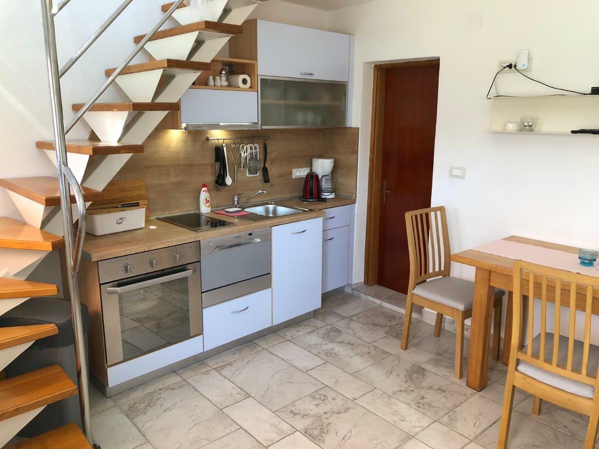 Apartments Trlika Kampor Екстериор снимка